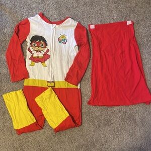Ryan’s World - one piece zip up pajamas / costume, Velcro cape, size 5T (4T fit)